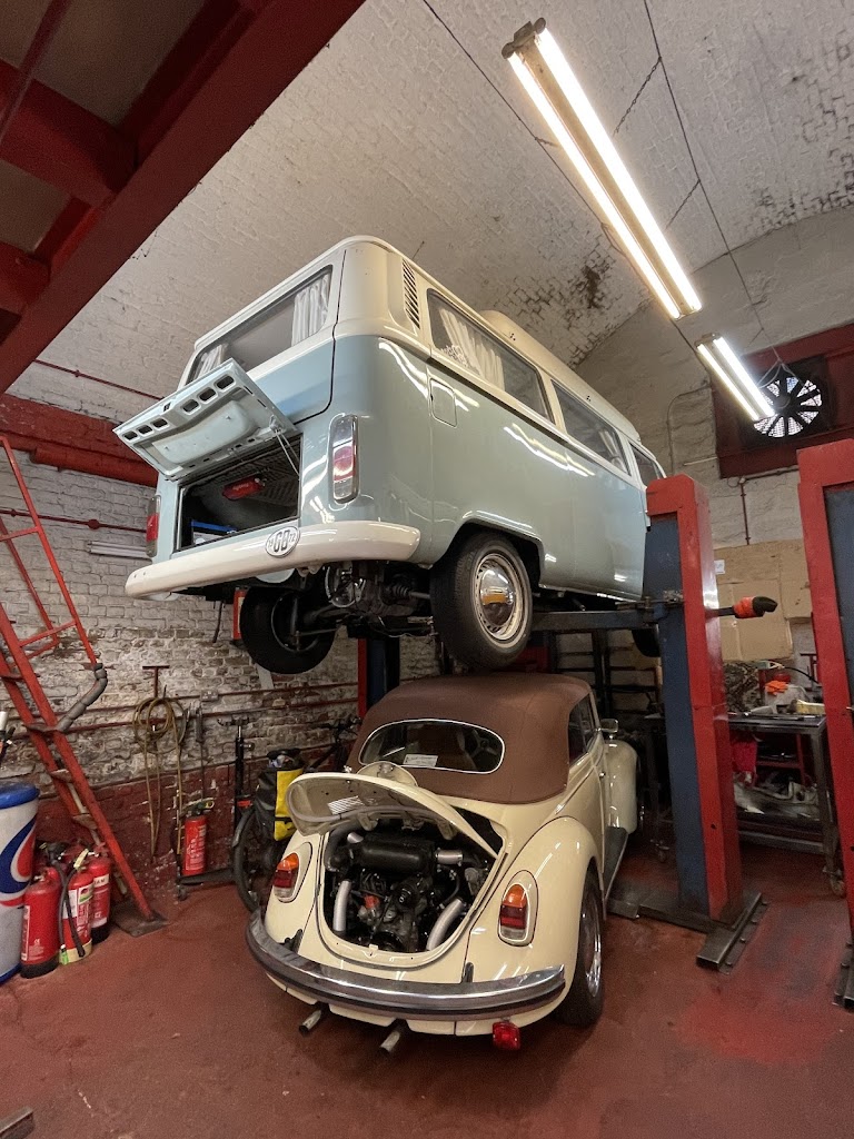 Jack's Garage workshop exterior and surroundings in Ladbroke Grove West London